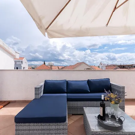 Apartment Zadar アパート ザダル